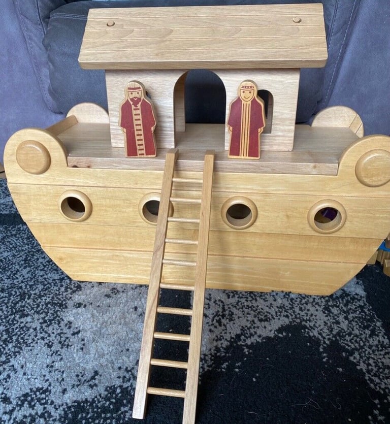 Noah’s Ark , large , solid wood lots of animals etc 