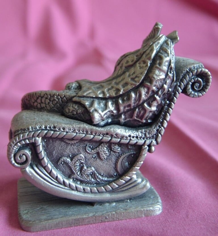 MYTH AND MAGIC THE DREAMY DRAGON