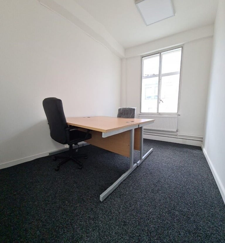 ⭐Serviced Office Space  in Ilford town centre from £400 per month,No VAT!⭐