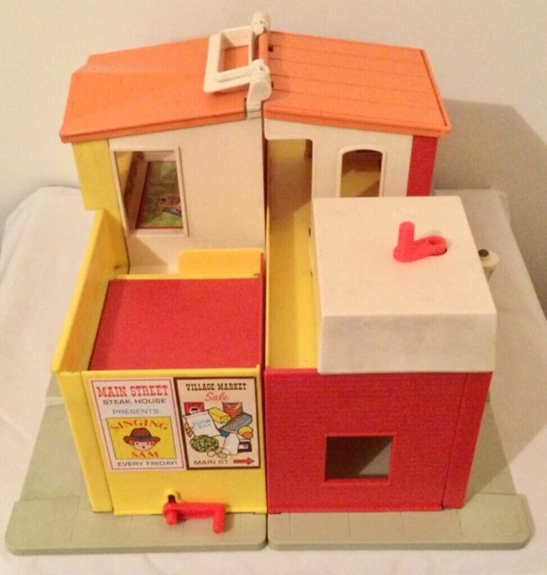 1970’s Fisher Price Vintage Little People VILLAGE Main Street Toy Play Family Set