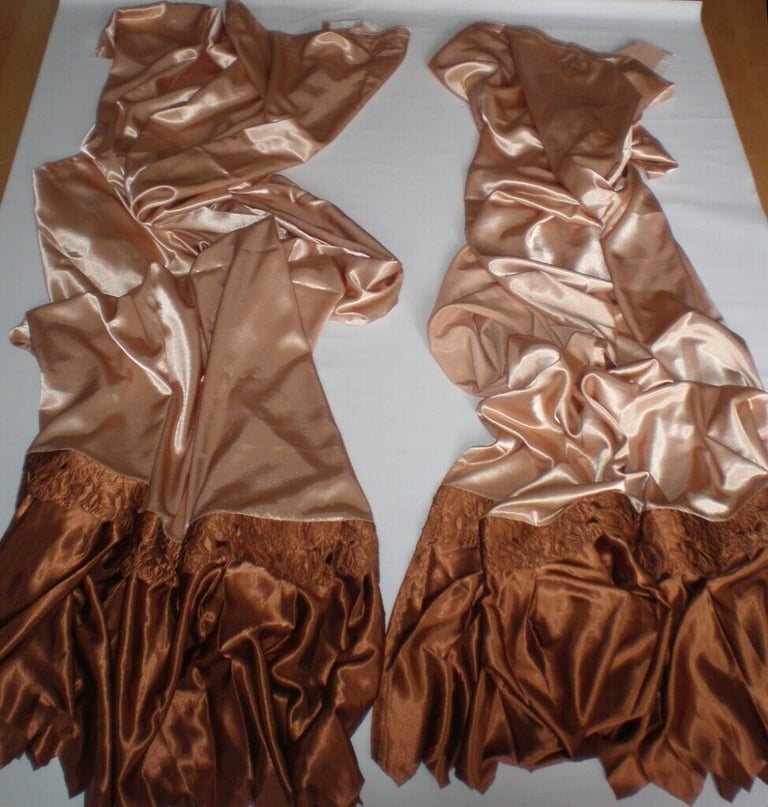 Bedroom set: Throw / Bed Cover for Double Bed, 2 Pillow Covers and 2 +3 Curtains