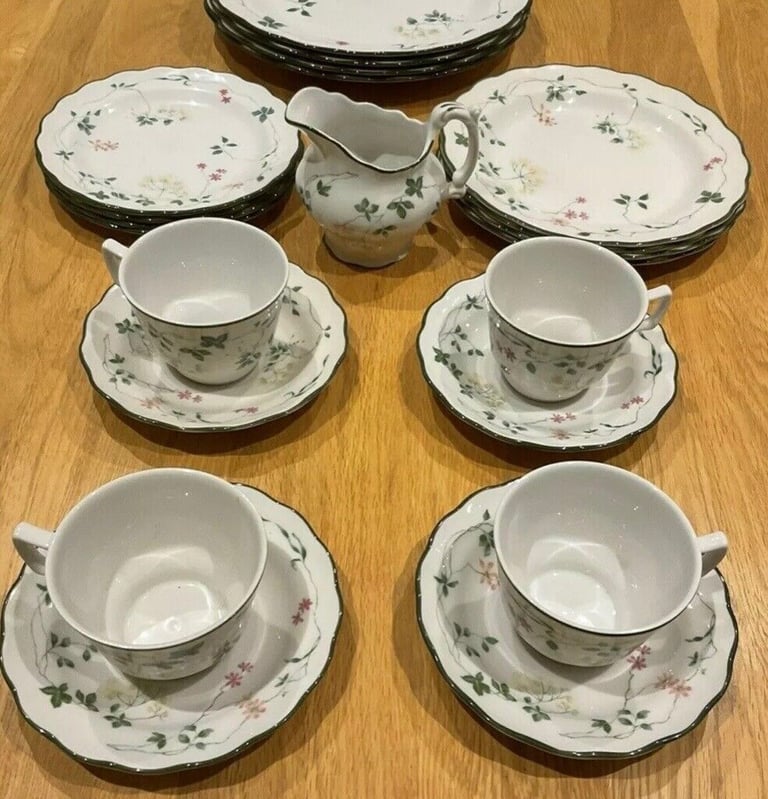 Royal Doulton Majestic Collection Set Of 4