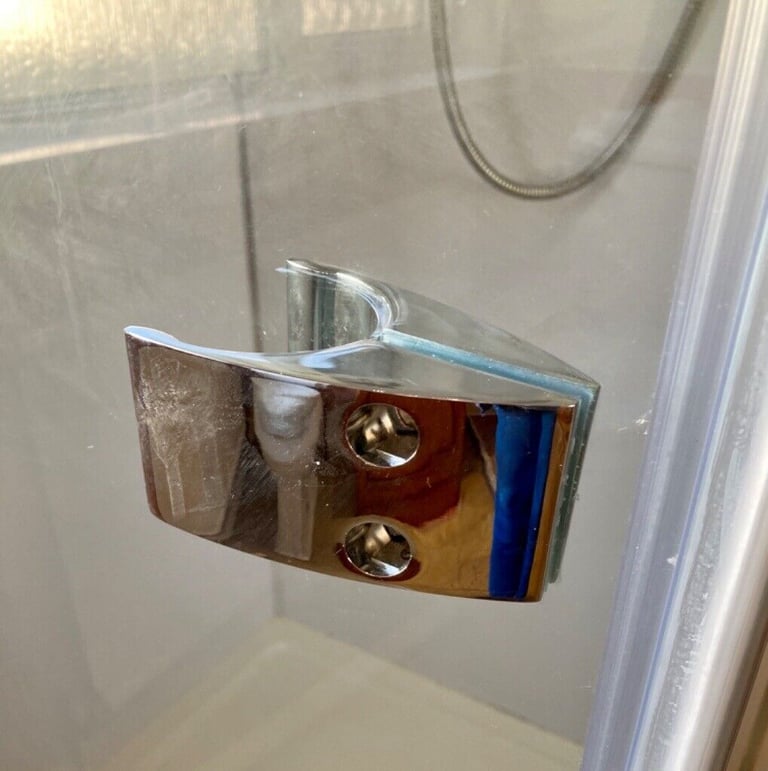 QUALITY SHOWER ENCLOSURE WITH TEMPERED GLASS