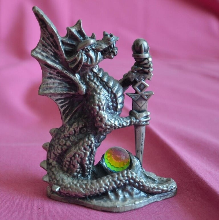 MYTH AND MAGIC THE REGAL DRAGON