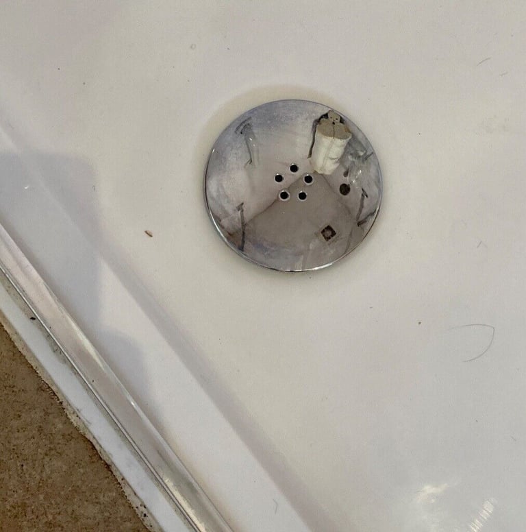 QUALITY SHOWER ENCLOSURE WITH TEMPERED GLASS