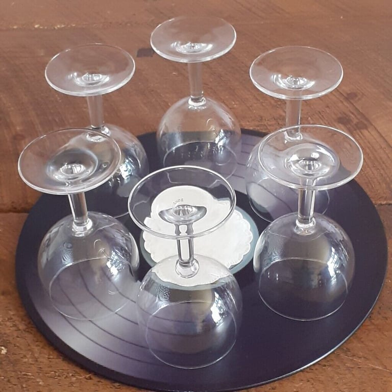 6 Wine or Gin Glasses