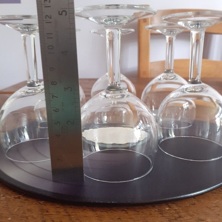 6 Wine or Gin Glasses