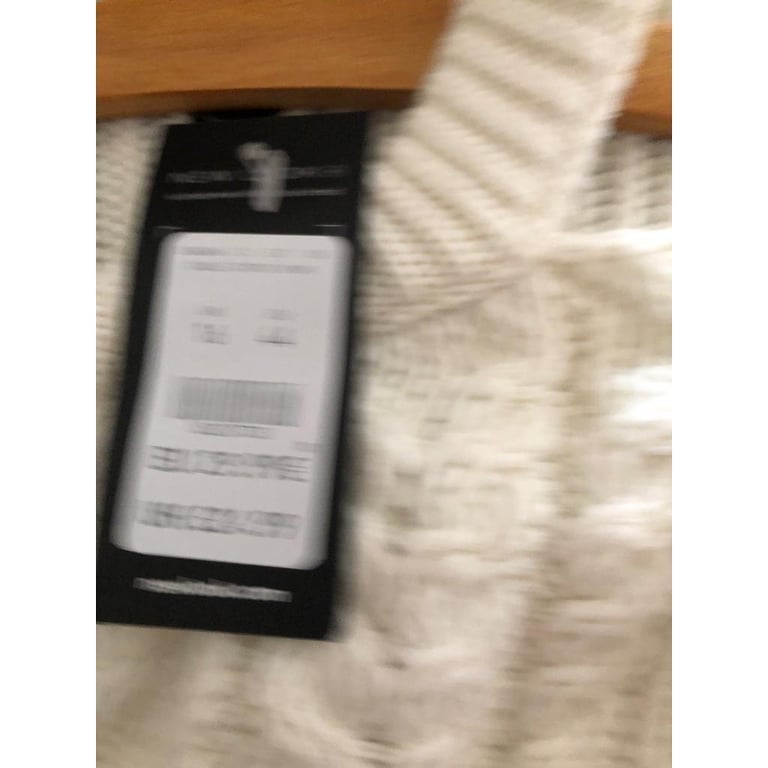 New look jumper , size 16. Never worn and labelled