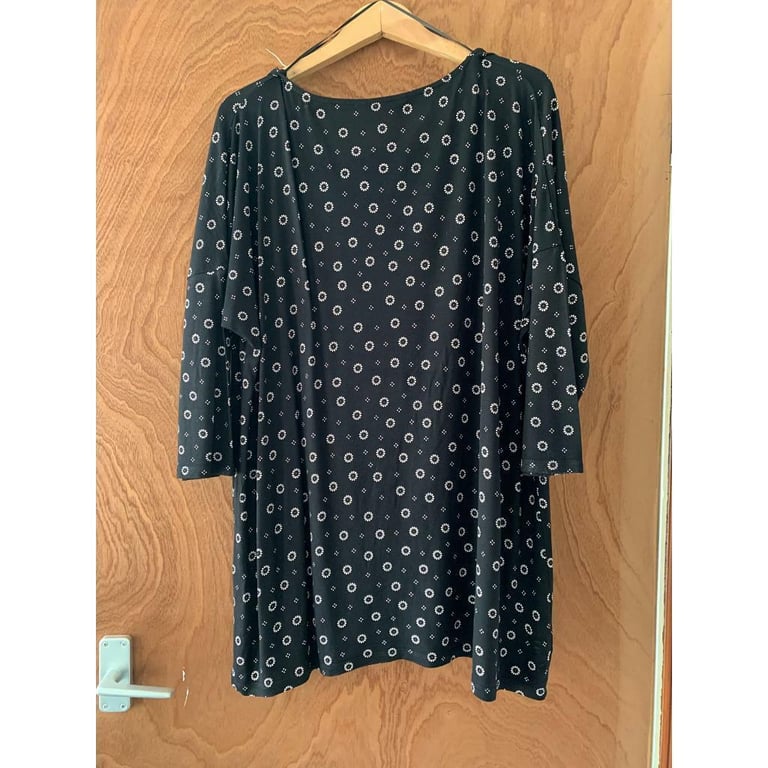 Ladies Bonmarche top, size 16