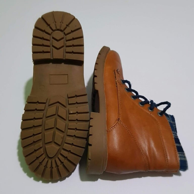 Boys Winter Boots size 2 UK