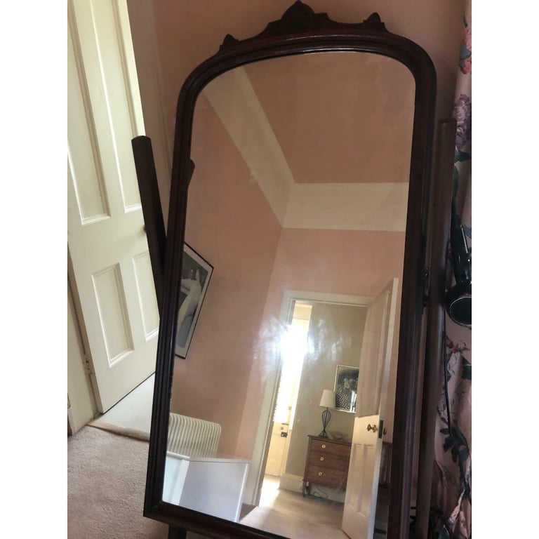 MIRROR:  VICTORIAN CHEVALMIRROR
