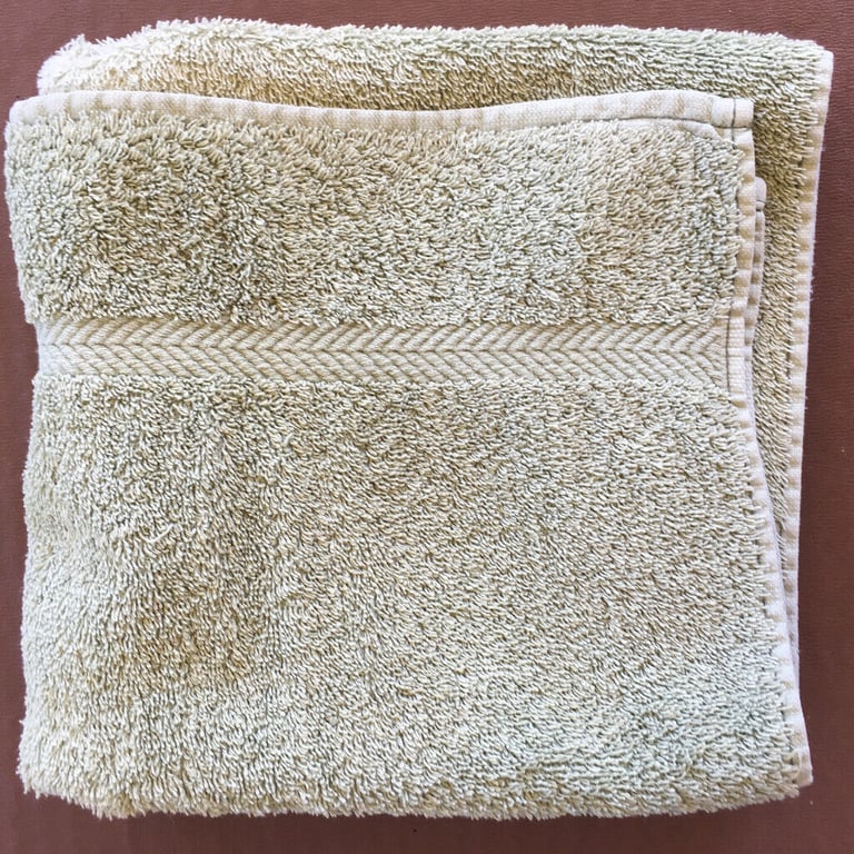 2 green hand towels (£1 each); 2 white guest/sport towels (£1 both). Can post.