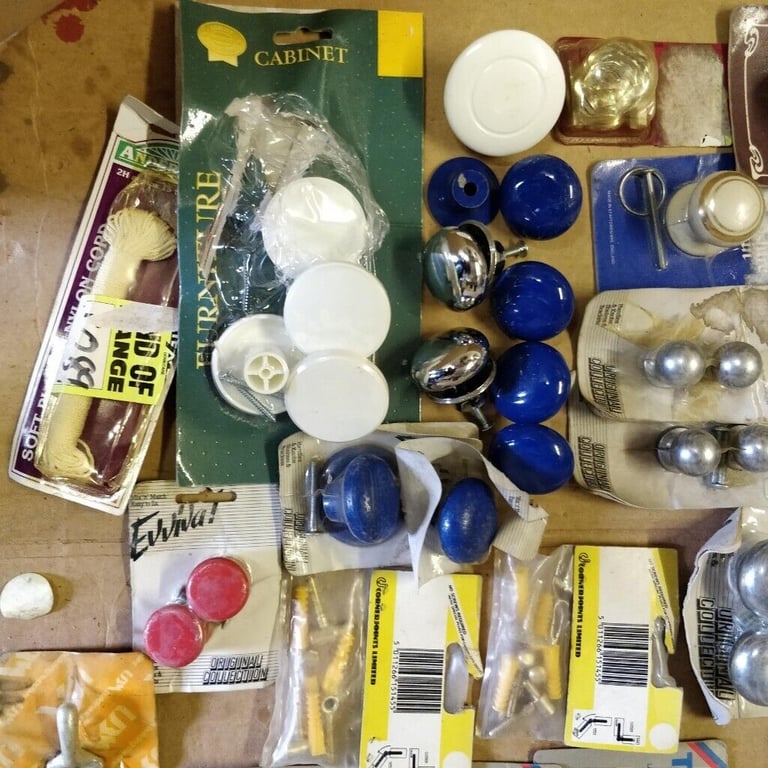 70 Various Metal/Plastic/Wood/Ceramic Cabinet/Door Handles/Knobs (50p each)