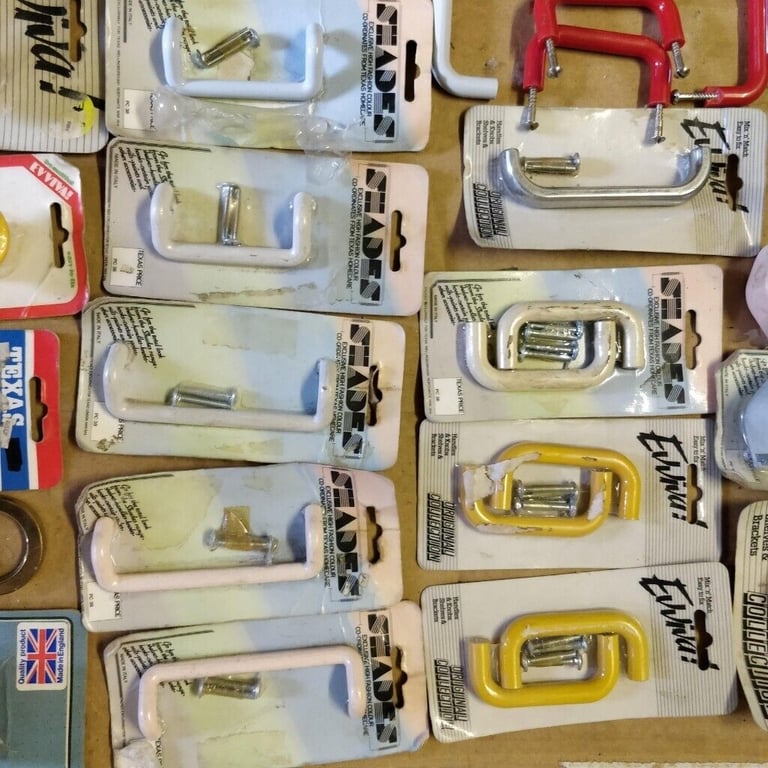 70 Various Metal/Plastic/Wood/Ceramic Cabinet/Door Handles/Knobs (50p each)