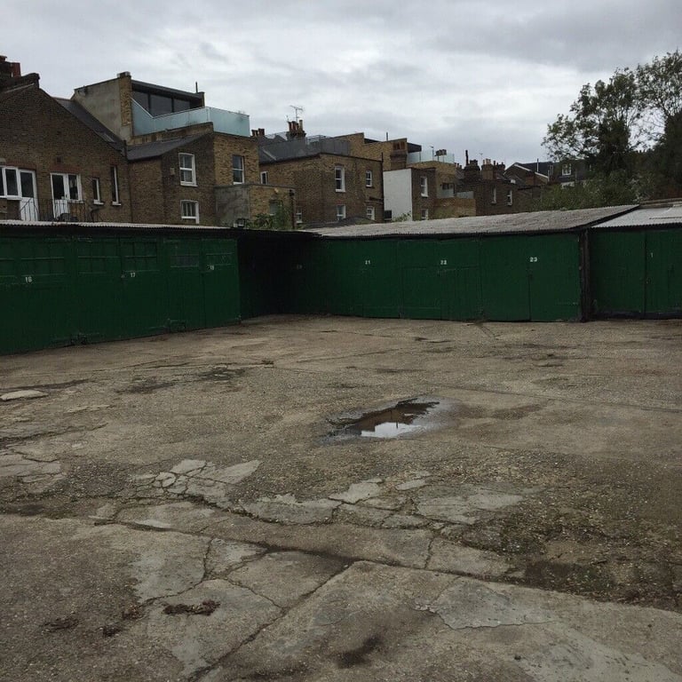 SECURE LOCK-UP GARAGE to rent in Balham/Wandsworth Common SW12.