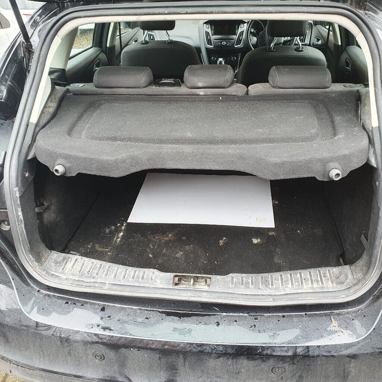 WANTED - FORD FOCUS 2015 MK3 - PARCEL SHELF - REAR BOOT LUGGAGE - GREY - HATCHBACK