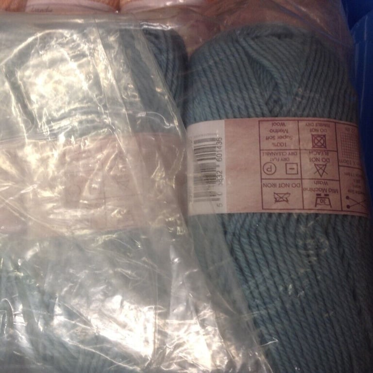 WENDY MERINO DOUBLE KNITTING KNITTING WOOL 100% MERINO WOOL ULTRA SOFT 5X50G