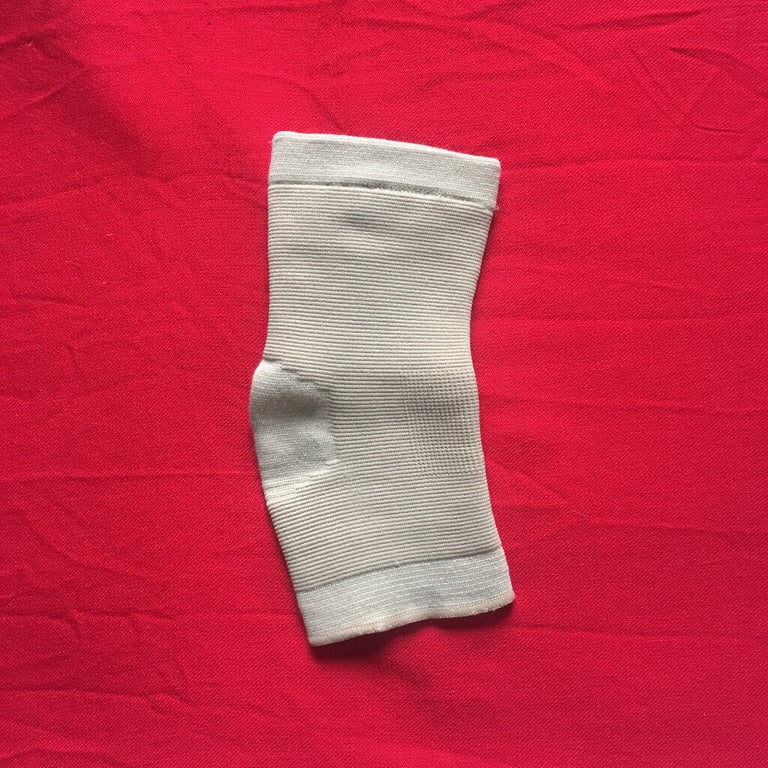 	OPPO Elasticated Ankle Support. Size M. £3 ovno. Happy to post.