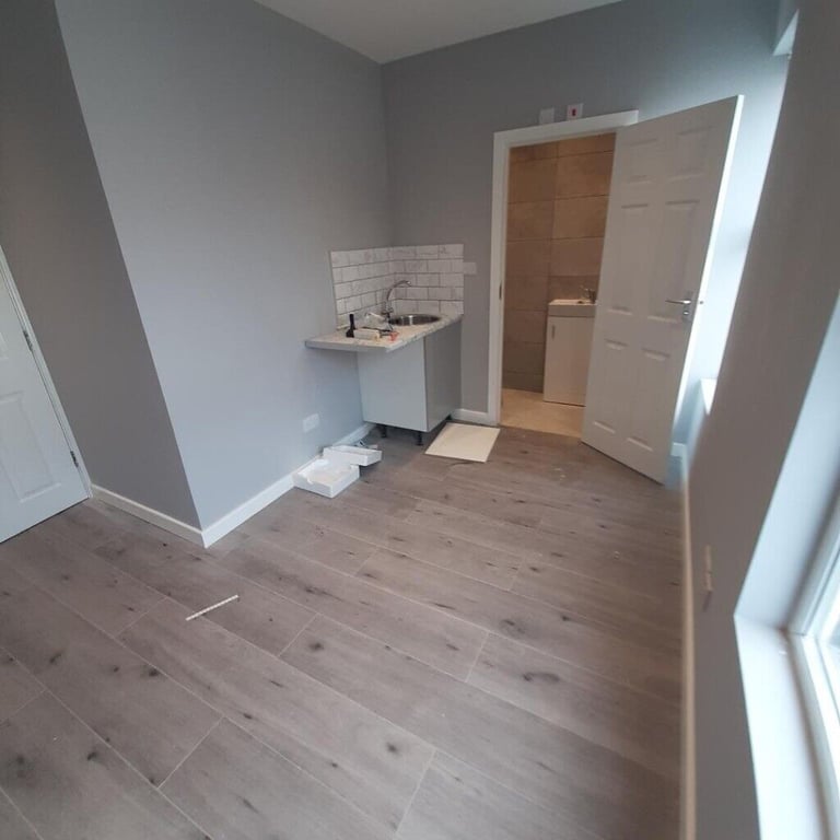 '*HANWELL,W7,* BRAND NEW REFURBISHED STUDIO, Elizabeth line is 15 minutes to Paddington & Heathrow
