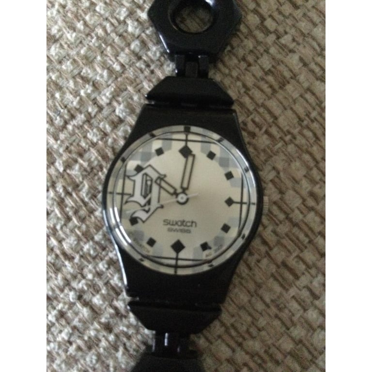 Ladies Swiss Swatch watch, requires new battery and strap repairs.