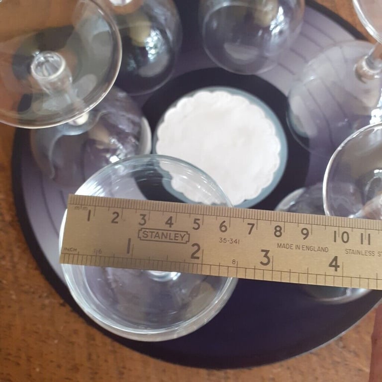 6 Wine or Gin Glasses
