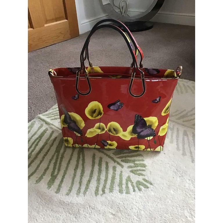 image for Handbag. £5