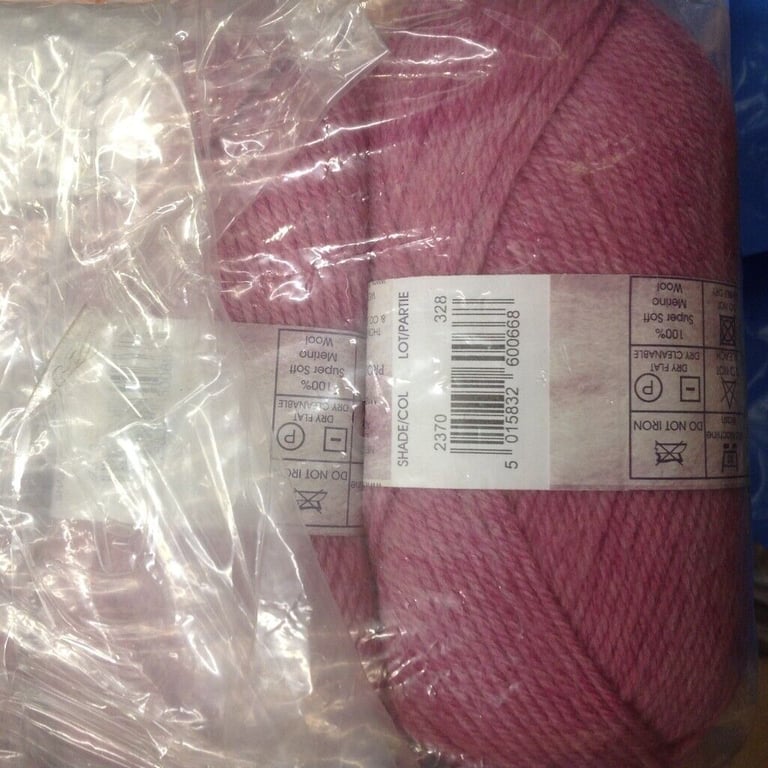 WENDY MERINO DOUBLE KNITTING KNITTING WOOL 100% MERINO WOOL ULTRA SOFT 5X50G