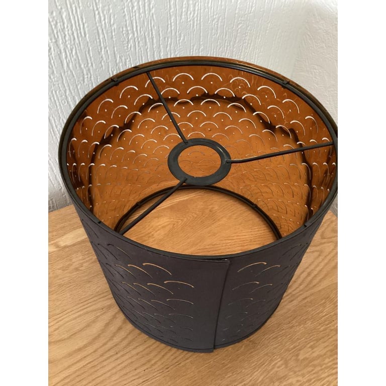 Chocolate & Gold ceiling shade £8