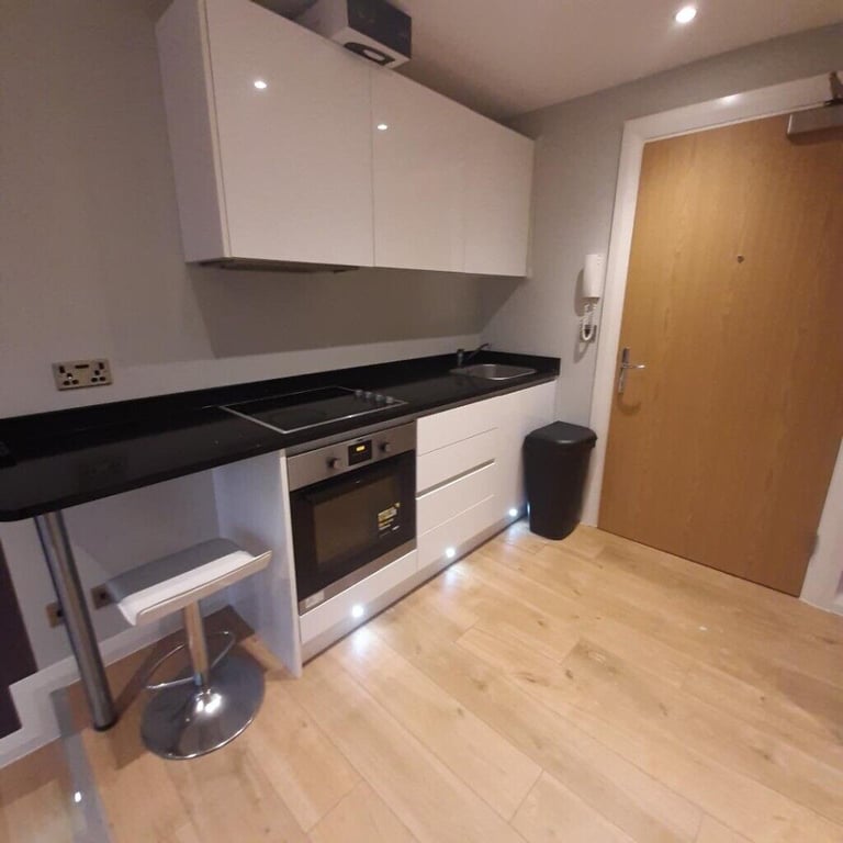 '*LEWISHAM SE13** MODERN SELF CONTAINED LUXURY STUDIO- 20 MINS VICTORIA or CHARING CROSS
