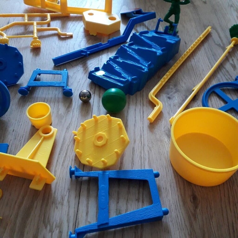 Mouse Trap 1999  (MB Games) spare parts.