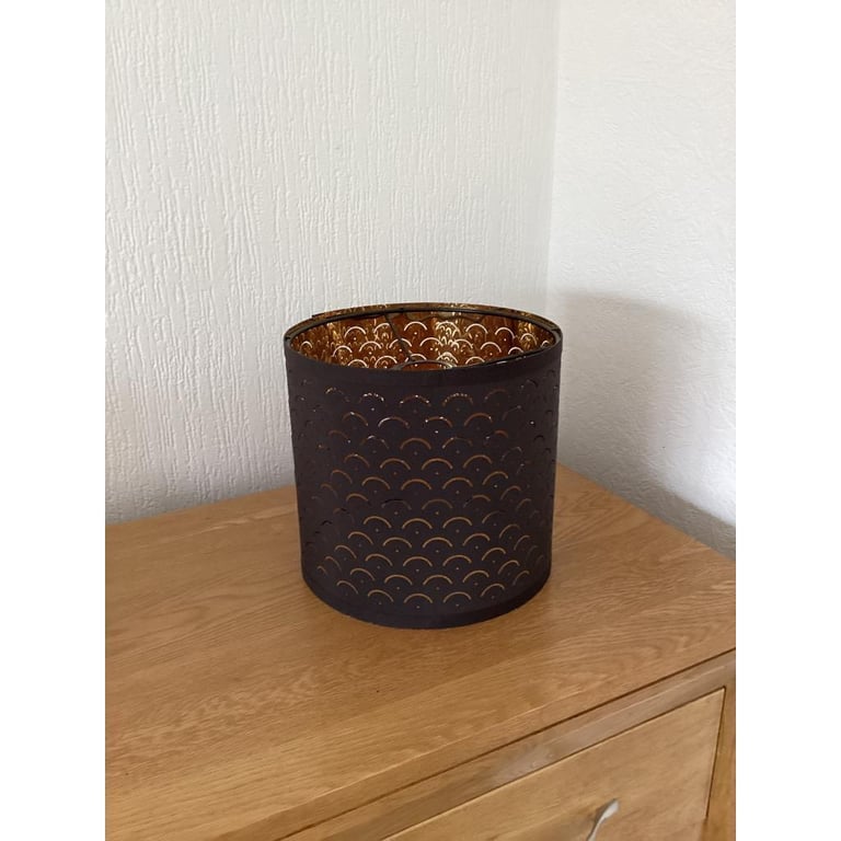 Chocolate & Gold ceiling shade £8
