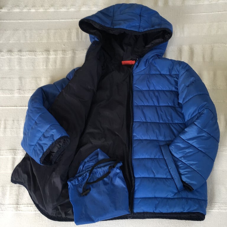 Tissaia hooded, padded, blue, packaway jacket + bag. Age 6 years. £4 ovno.  Can post. | in Romney Marsh, Kent | Gumtree