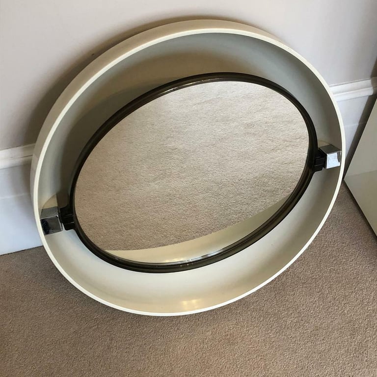 Vintage Retro 1970s Round Bathroom Mirror - Tilts & Lights Up