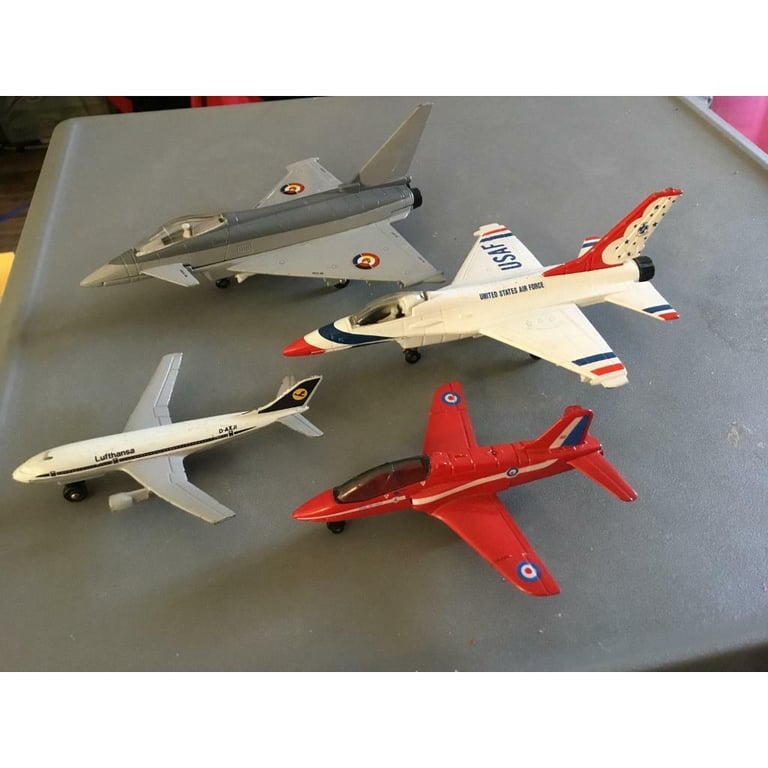 image for Aeroplanes, includes ERTL-USAF, ERTL-Force one, Red Hawk and Lufthansa