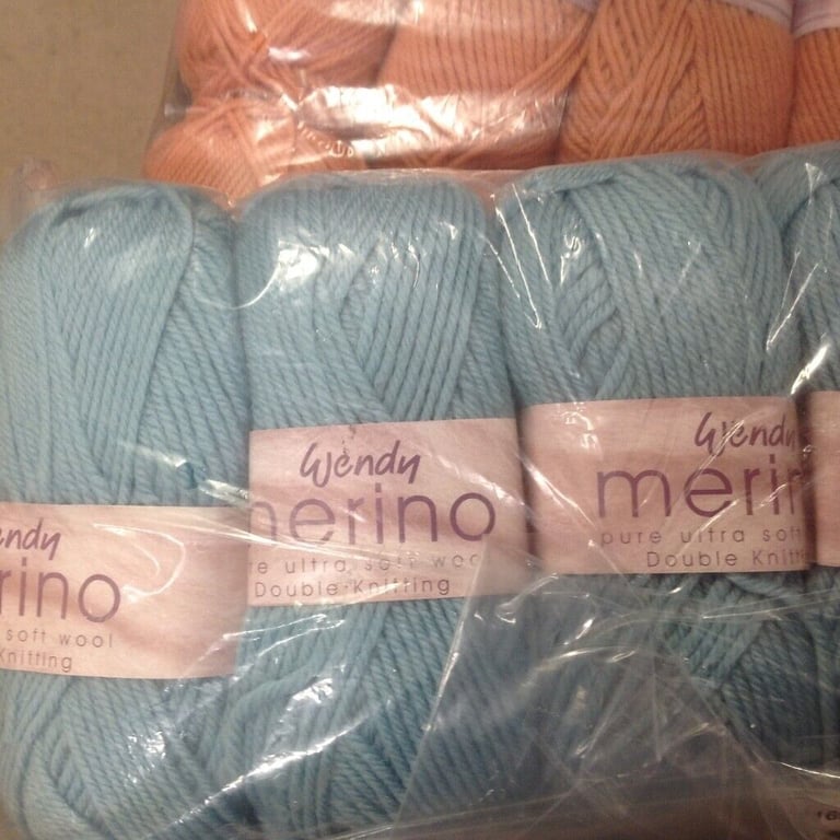 WENDY MERINO DOUBLE KNITTING KNITTING WOOL 100% MERINO WOOL ULTRA SOFT 5X50G