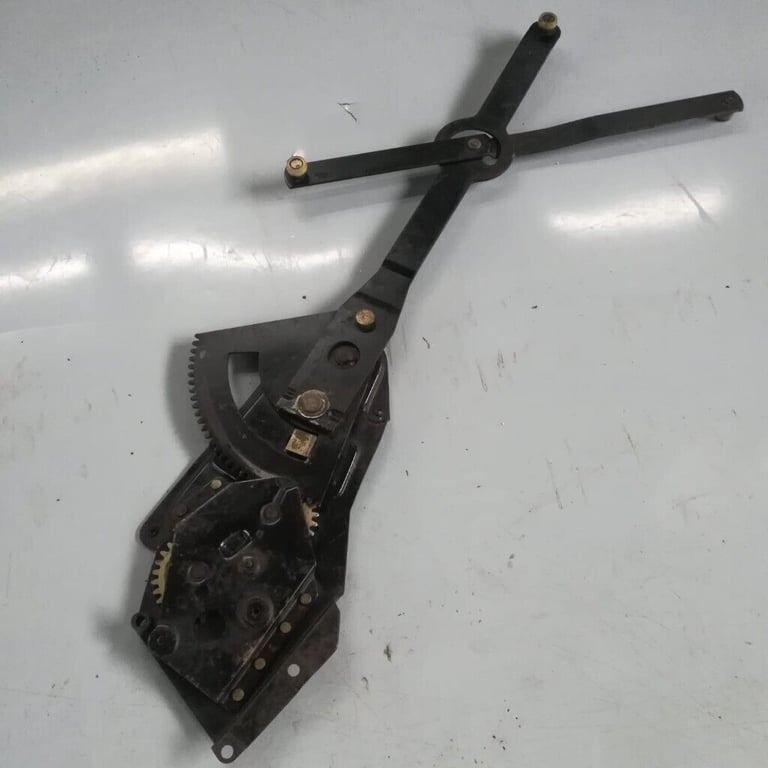 Rh lift window mechanism for Citroen SM