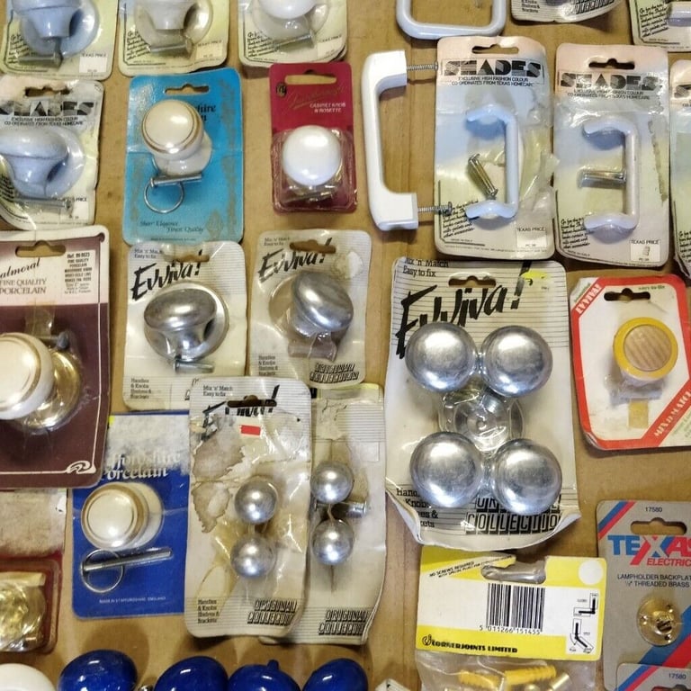 70 Various Metal/Plastic/Wood/Ceramic Cabinet/Door Handles/Knobs (50p each)