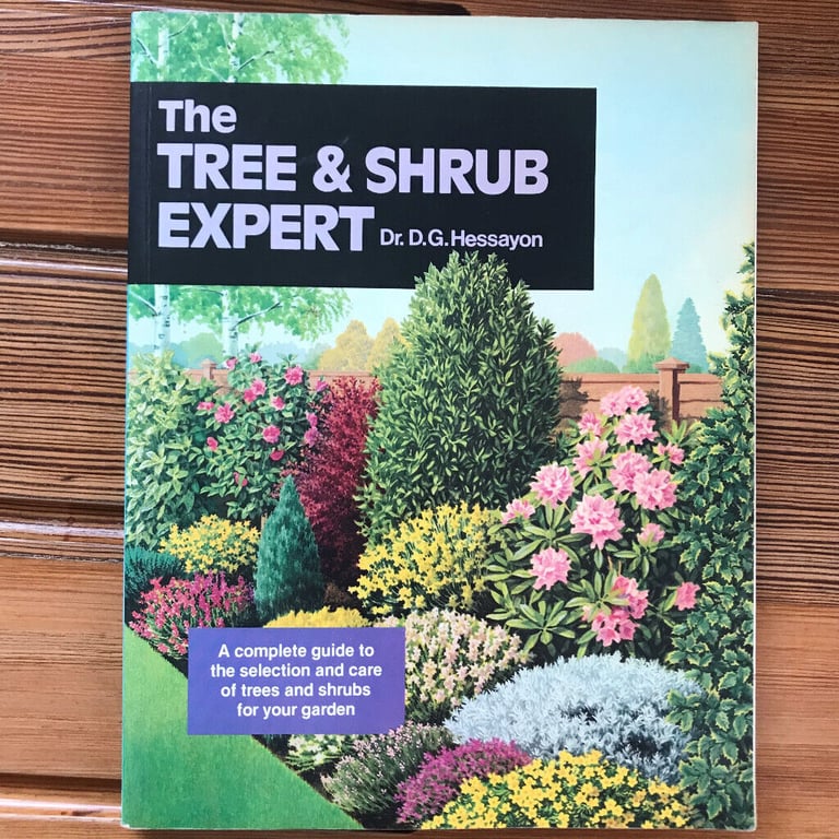 image for The Tree & Shrub Expert book. Dr. D. G. Hessayon. Paperback. Happy to post.
