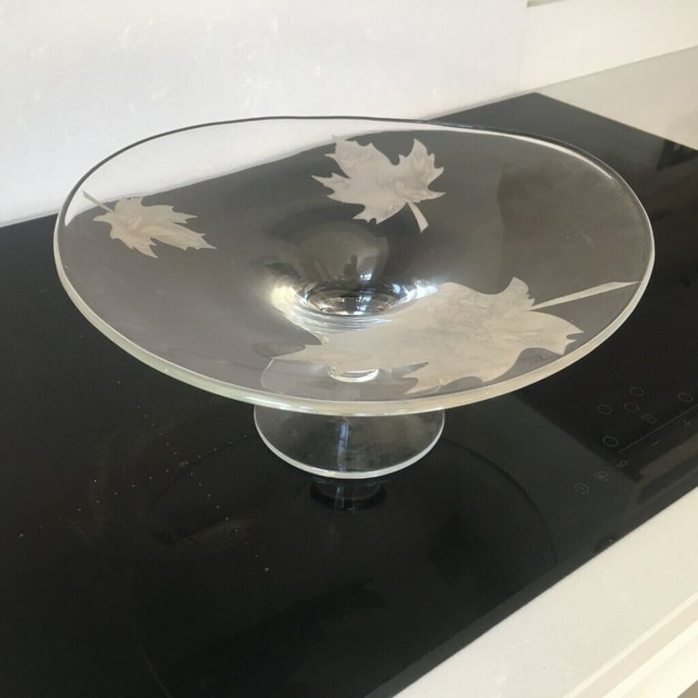 image for Beautiful glass cake / decorative tray 