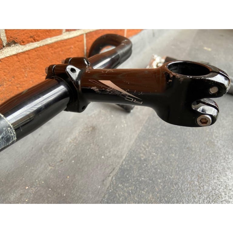 Deda Big Piega Handlebars and Stem 