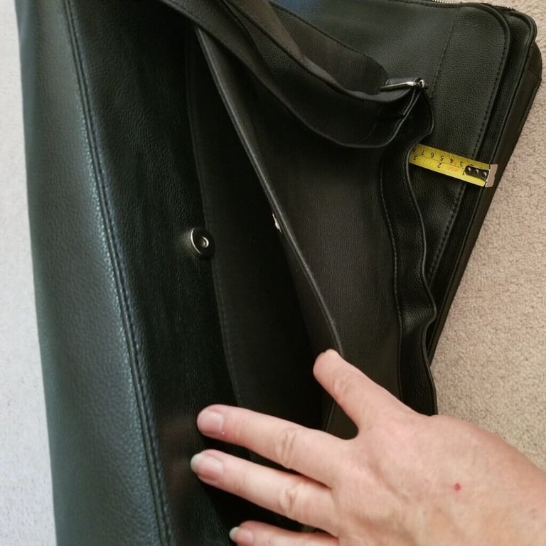 NEW [ Gift idea?] Black Unisex Bag - Ideal for laptop, files, folders, for work or school 