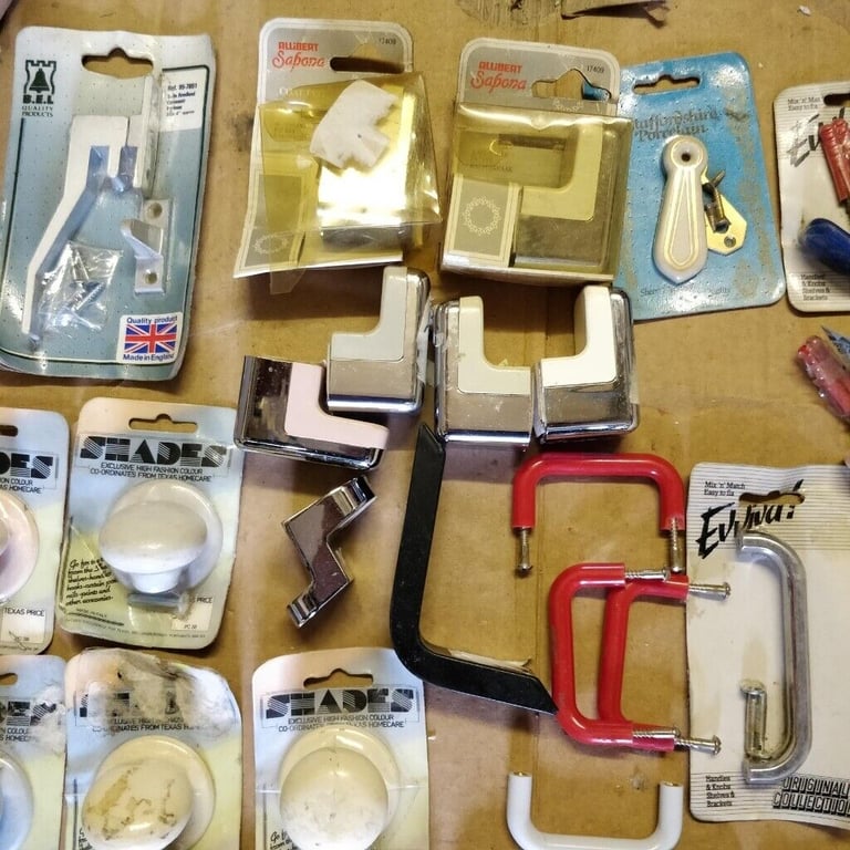 70 Various Metal/Plastic/Wood/Ceramic Cabinet/Door Handles/Knobs (50p each)