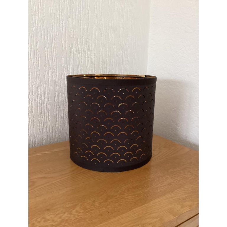 Chocolate & Gold ceiling shade £8