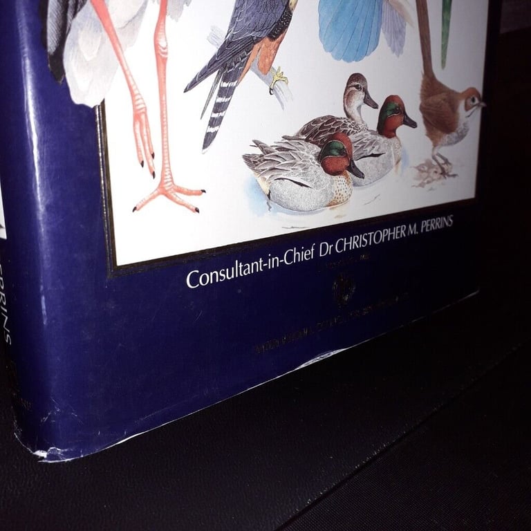 The Illustrated Encyclopaedia of Birds by Christopher Perrins(hardback book)