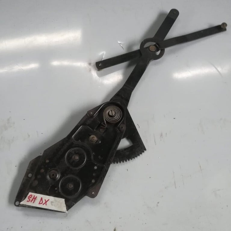 Rh lift window mechanism for Citroen SM