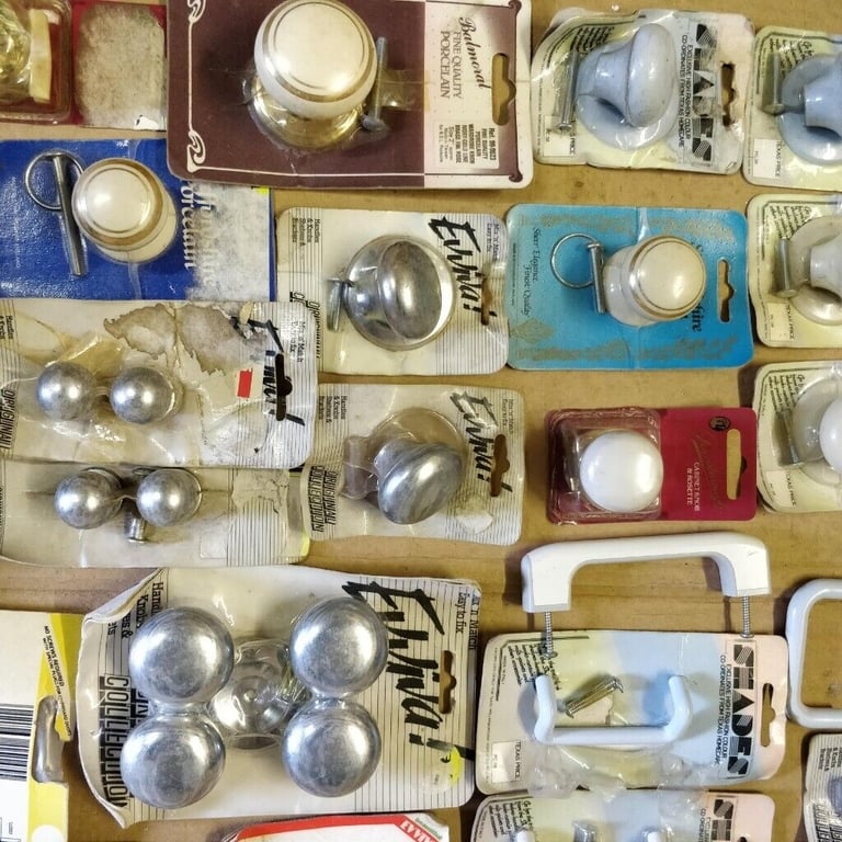 70 Various Metal/Plastic/Wood/Ceramic Cabinet/Door Handles/Knobs (50p each)
