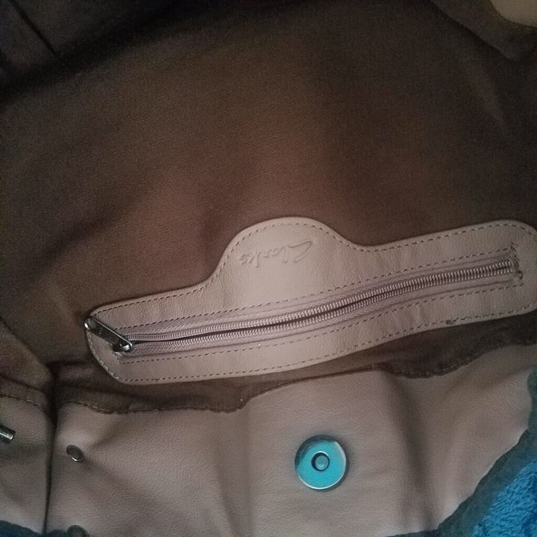Clark Beige handbag, good condition  £2.5