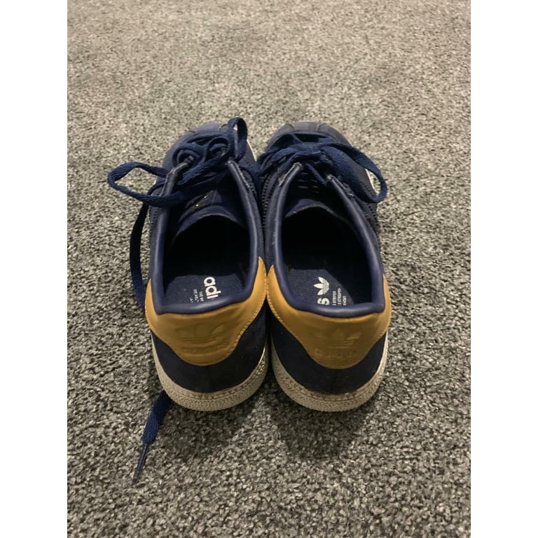 Adidas Munchen size 10