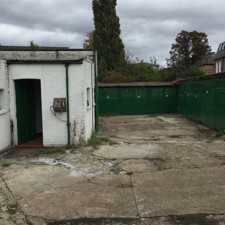 SECURE LOCK-UP GARAGE to rent in Balham/Wandsworth Common SW12.