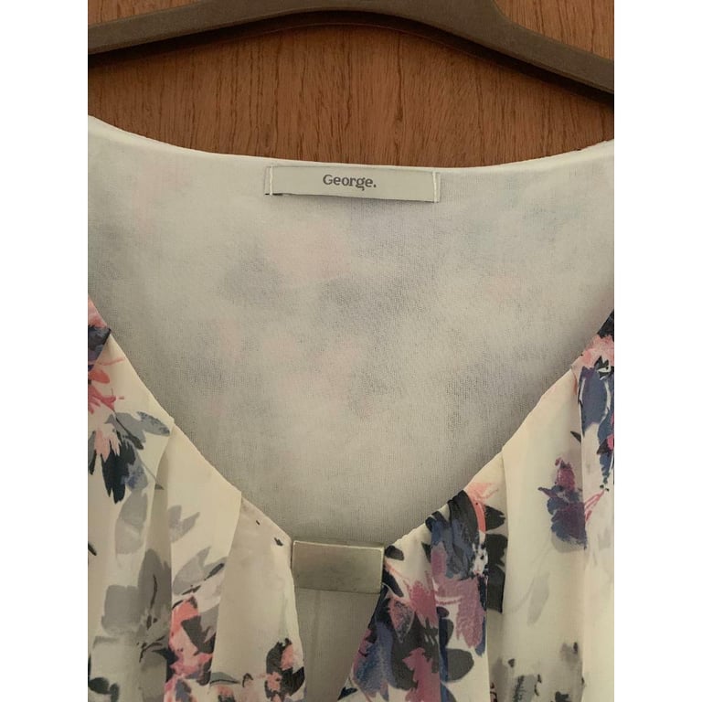 Ladies blouse/top size 20